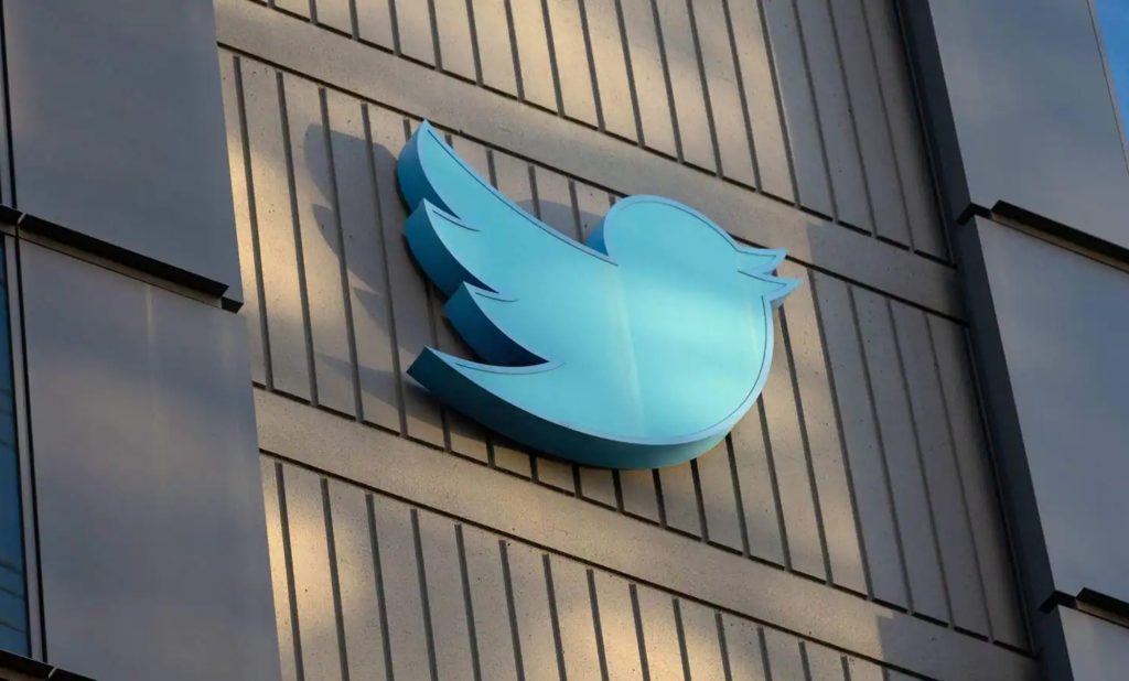 Twitter introduces 'Affiliate' badges with Blue for Business to curb brand identity theft - Tech